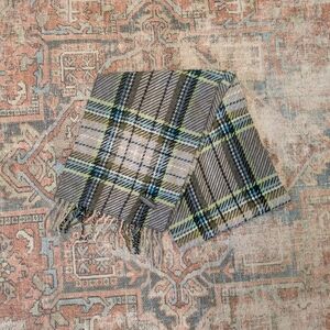 LIKE NEW Wool Green Plaid Fringe Scarf Made In Italy